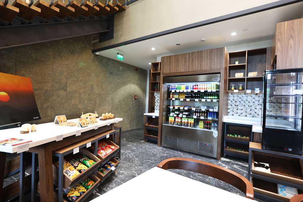 Hilton Garden Inn アドゥヤマン レストラン 写真